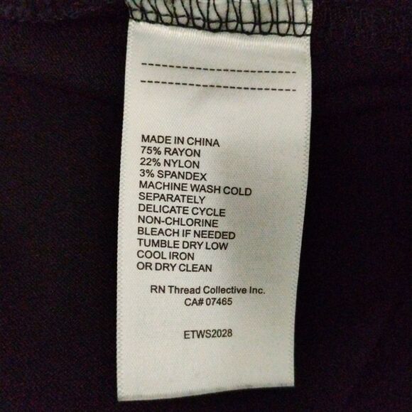 Ellen Tracy Black Capri Pants size Meduim Slit Hem Inseam 20.5 inches - Picture 12 of 16